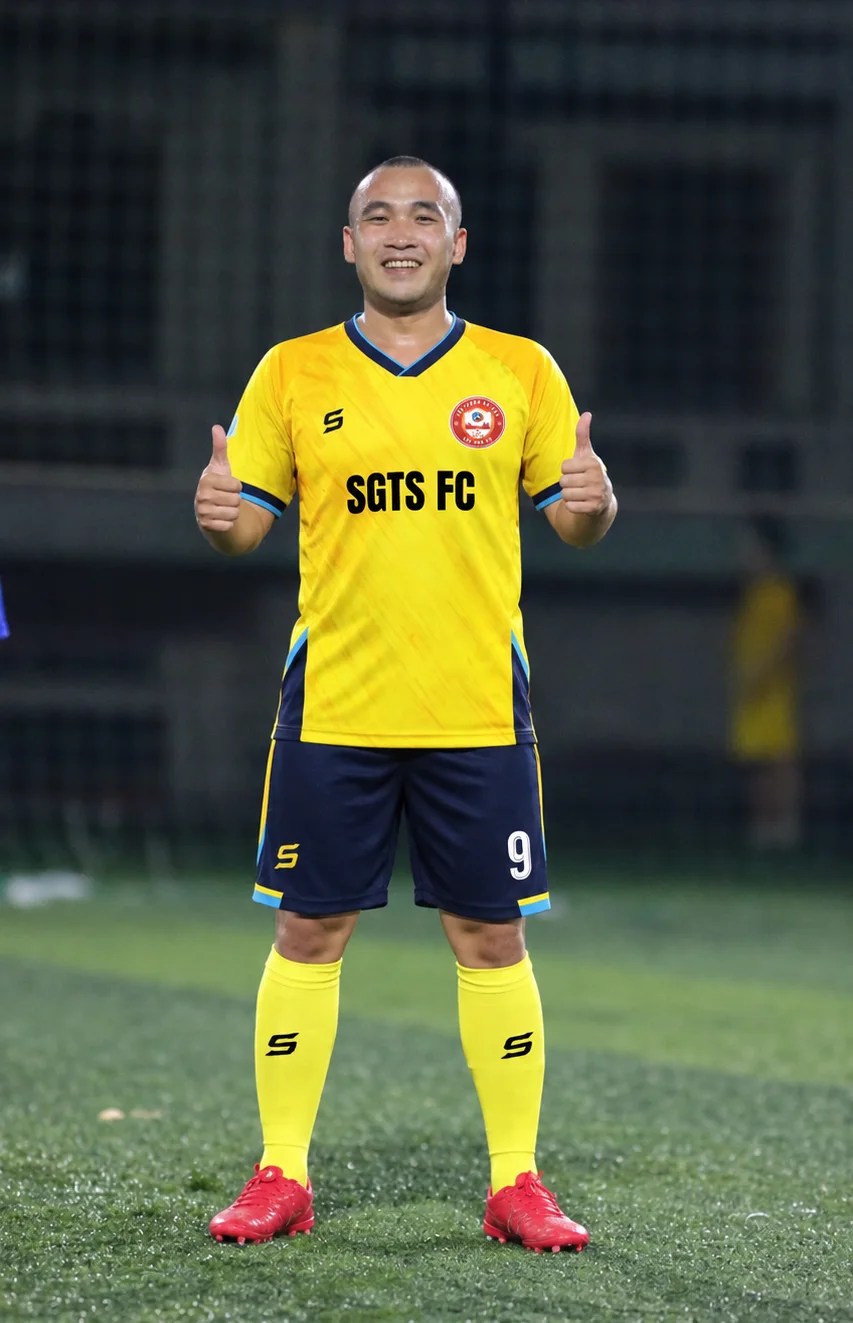 Lâm Lùn — Tiền vệ
