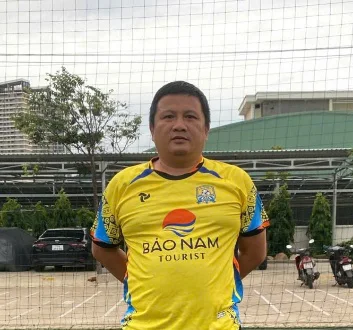 Bạch Xuân Khoáng — Tiền đạo